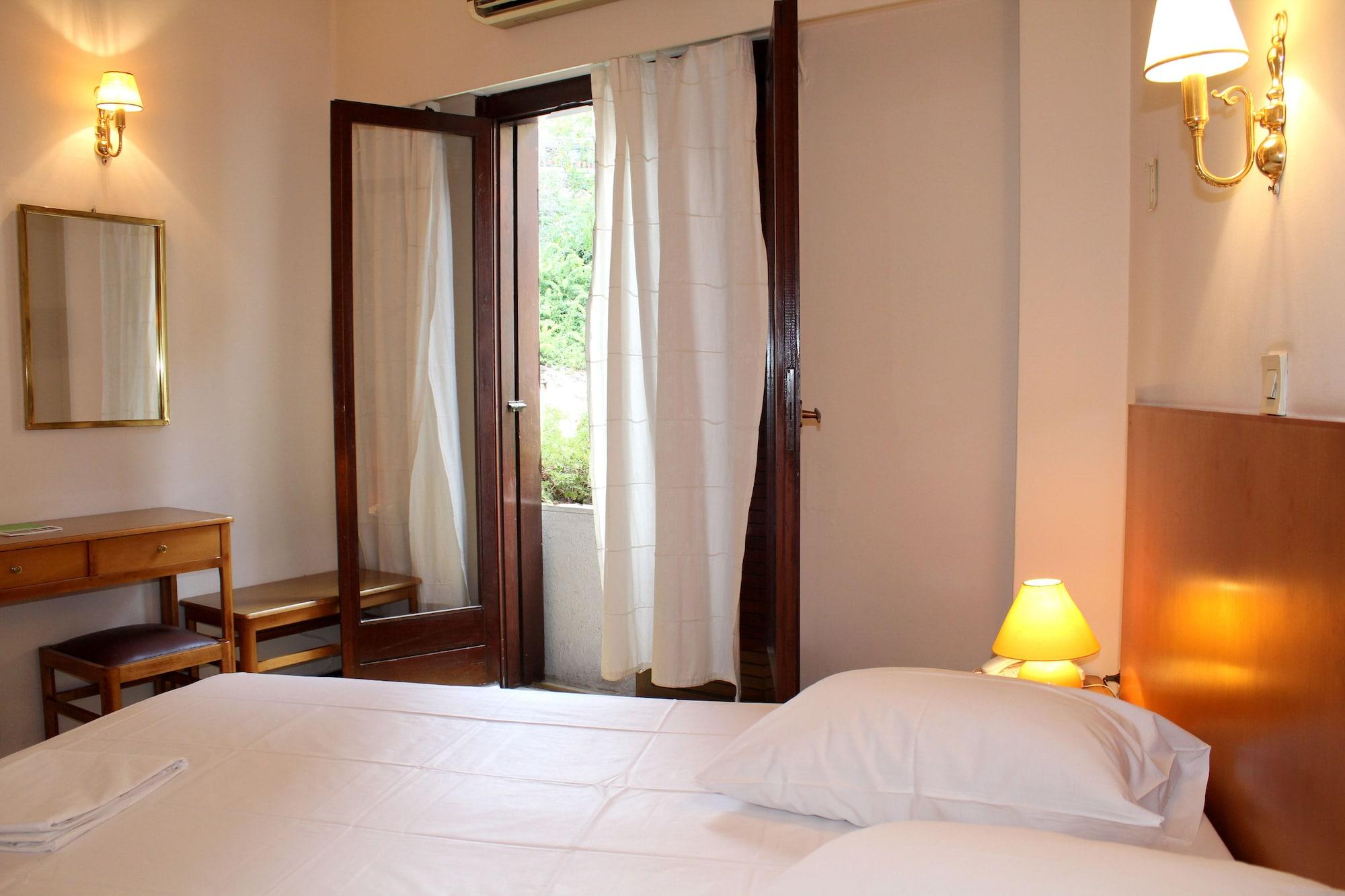 Nefeli Hotel Атина Екстериор снимка