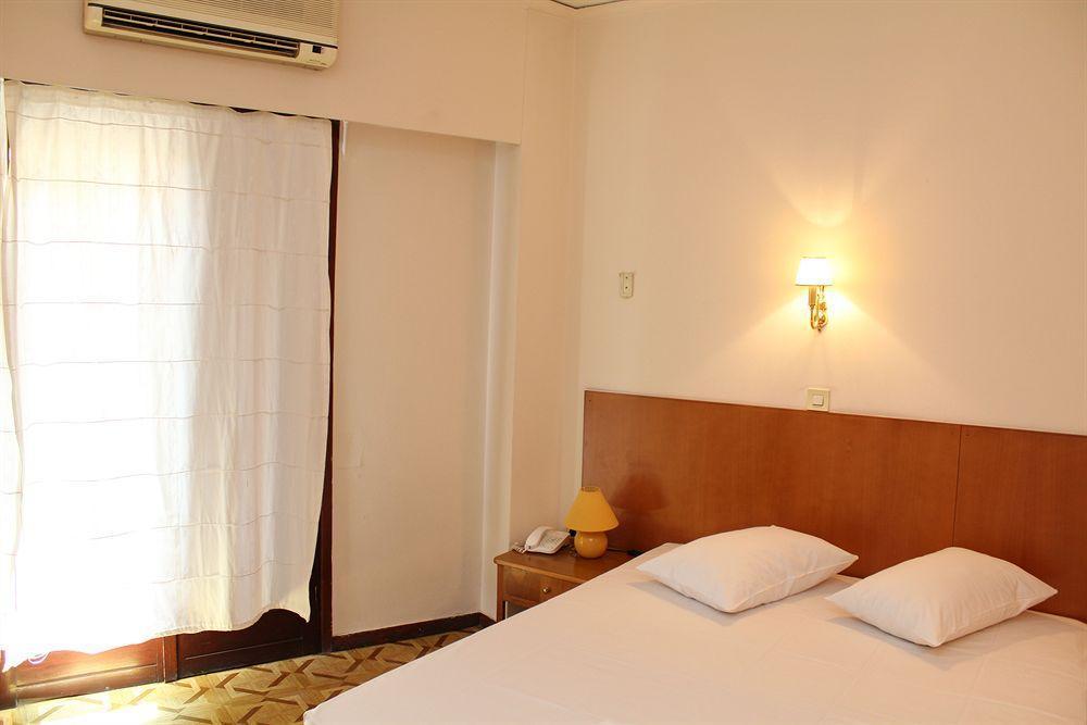 Nefeli Hotel Атина Екстериор снимка