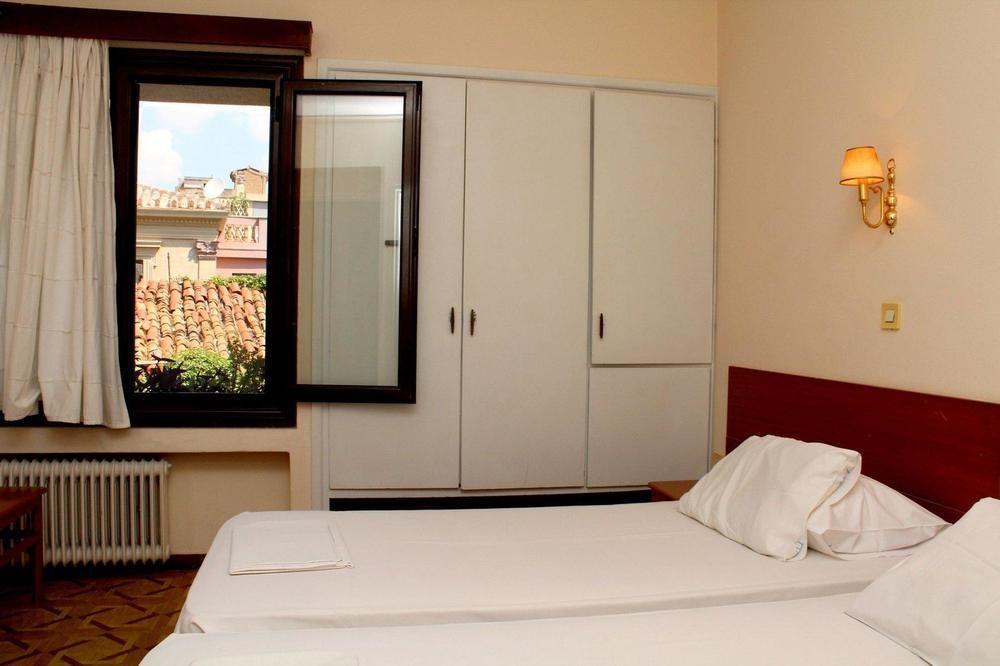 Nefeli Hotel Атина Екстериор снимка