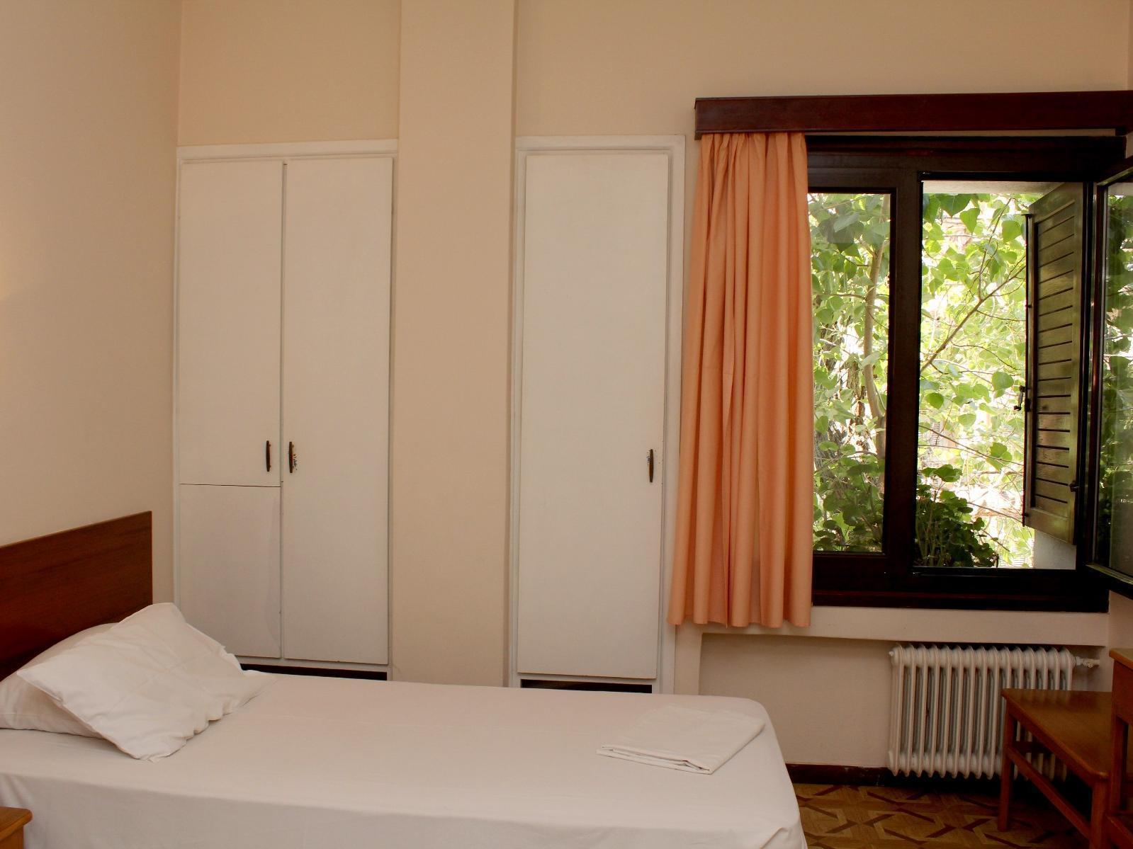 Nefeli Hotel Атина Екстериор снимка