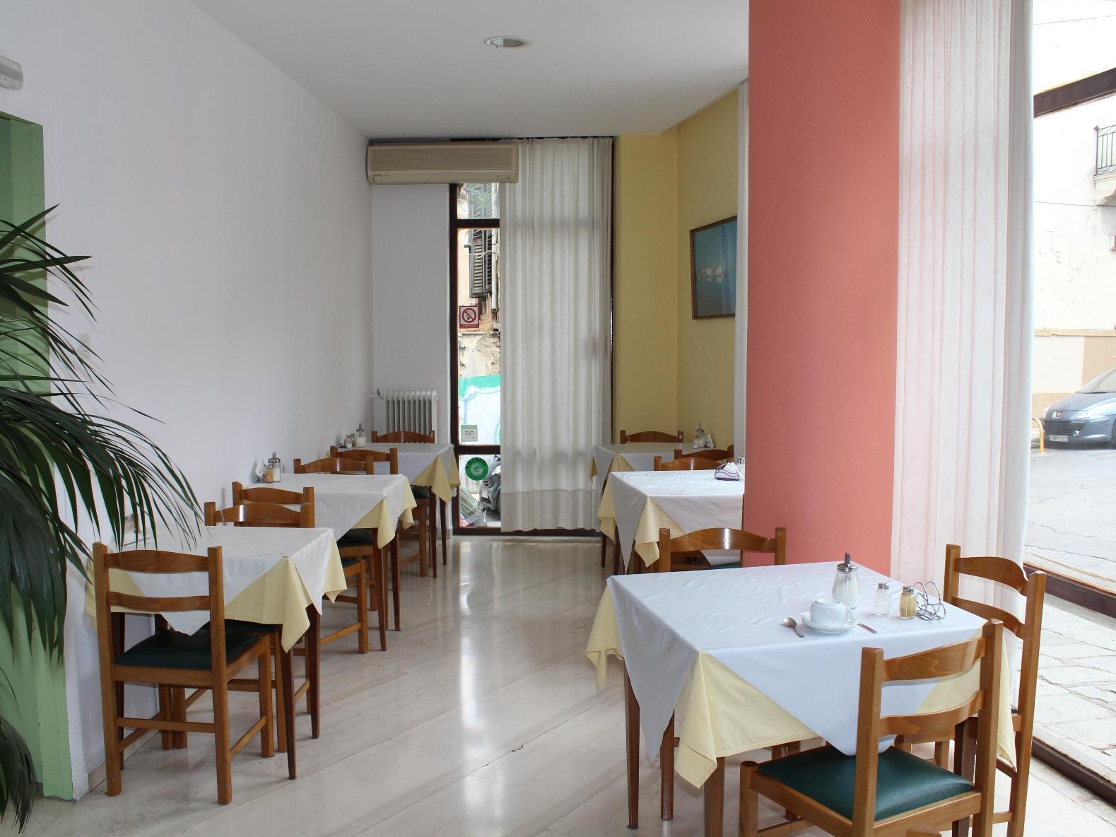 Nefeli Hotel Атина Екстериор снимка