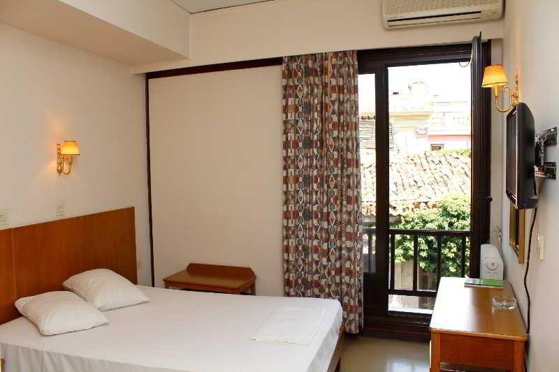 Nefeli Hotel Атина Екстериор снимка