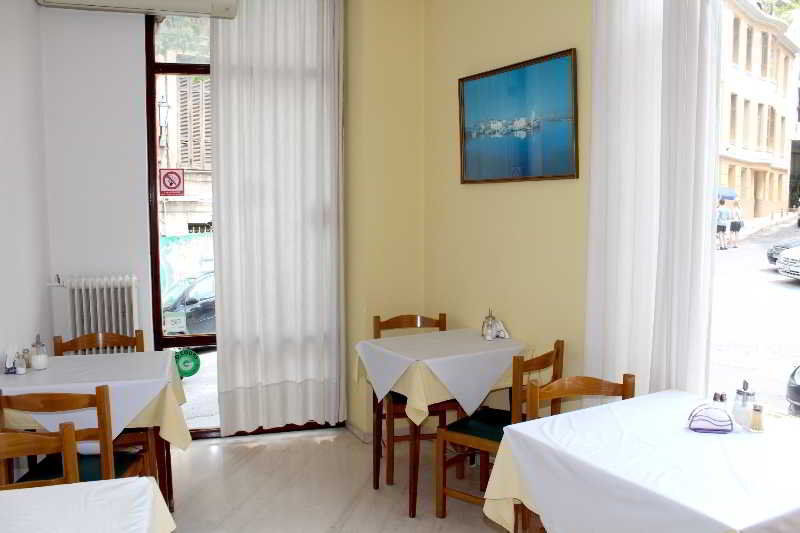 Nefeli Hotel Атина Екстериор снимка