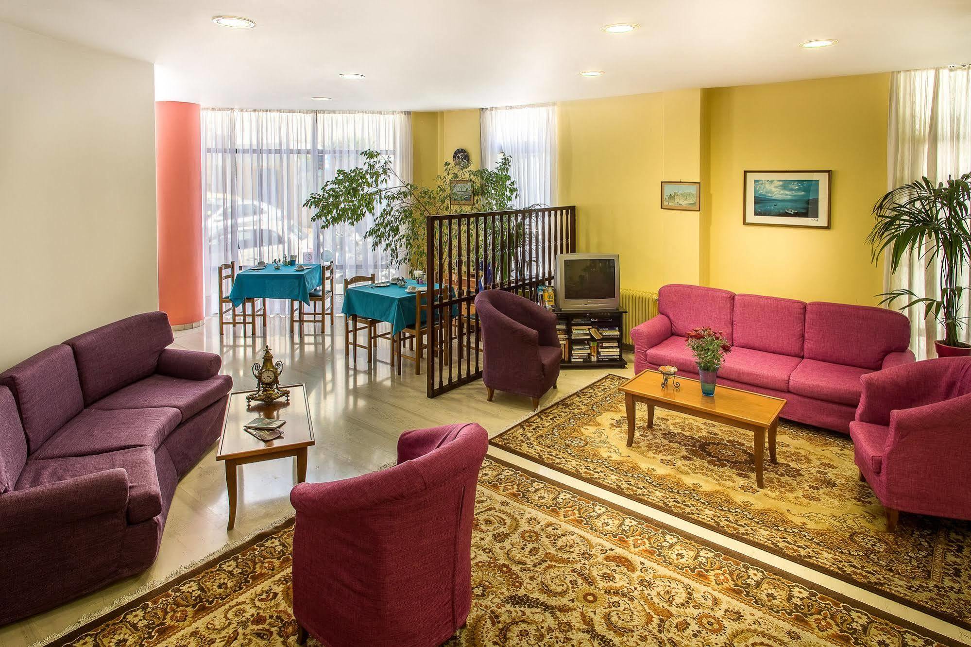 Nefeli Hotel Атина Екстериор снимка